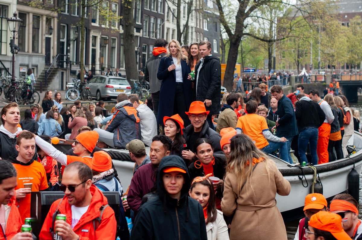 Solomon_nsi's tweet photo. Over a month since this amazing King's Day boat party with @EFDevconnect and @ethereum foundation https://t.co/BGifqNloUn