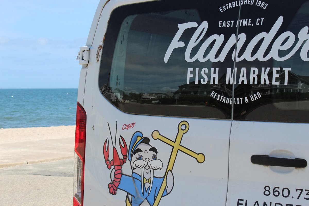 FlandersFish's tweet image. It's #OpeningDay at the #CrescentBeachStand! Cappy #MDW! #flandersfish