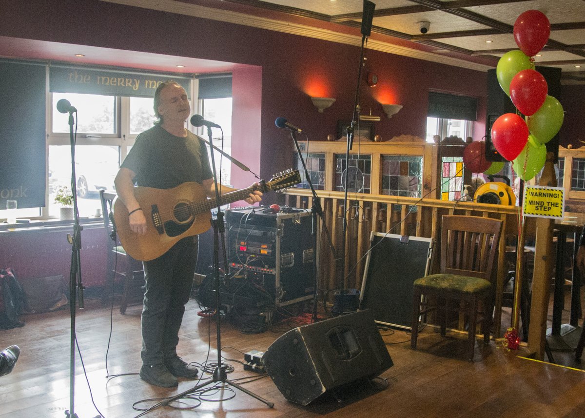 Abourke3Aoife's tweet photo. Music and dance at the Midwest Radio live broadcast at the Merry Monk in Ballina.
#HomeToMayo #Ballina #MayoManchester https://t.co/aKU3kwFvJt