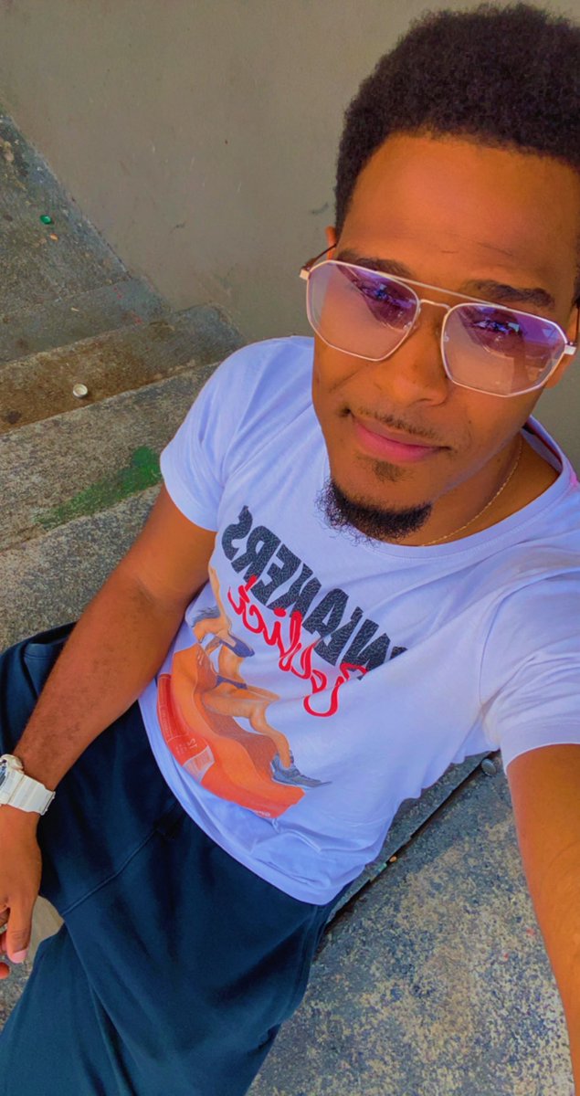 DjLuiGi_TheOne's tweet photo. Hello mes Twitter ça fais un bay kon c pas tchek!!
Comment ça va? https://t.co/mlwaQFWHfa
