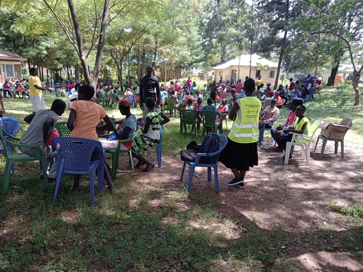 Jiaminicbokisu2's tweet photo. Jiamini CBO earlier today joined other organization to celebrate the WORLD MENSTRUAL HYGIENE DAY to make menstruation a normal factor. This is to increase public health awareness by padding up ours girls to avoid sex for pads.#yourhealthourpriority https://t.co/z994PibBSe