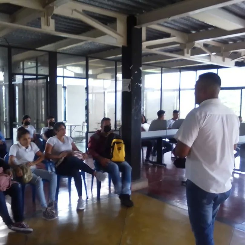 Unefa_ExTovar's tweet photo. La Oficina Nacional Antidrogas (ONA) del Municipio Bolivariano de Tovar, dictó charla preventiva y educativa sobre diversos temas entre los que se destacaron el bullying tipos de drogas y uso del cigarrillo electrónico @Unefa_VEN @angiolillofp @VrrAndes @MeridaNucleo https://t.co/JAwa1lssbU