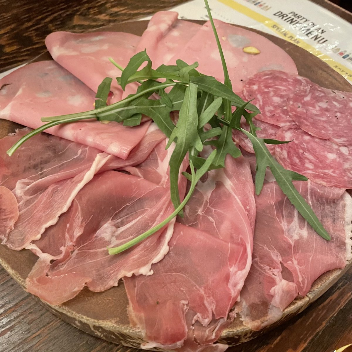 yuroron_shacho's tweet photo. 銀座でイタリアンの帰り、京浜東北線遅延のため立ち往生！
#ラボヘム #laboheme #ginza #イタリアン #ザギンでタリアンイ #グローバルダイニング #globaldining https://t.co/2vQDXa16OI