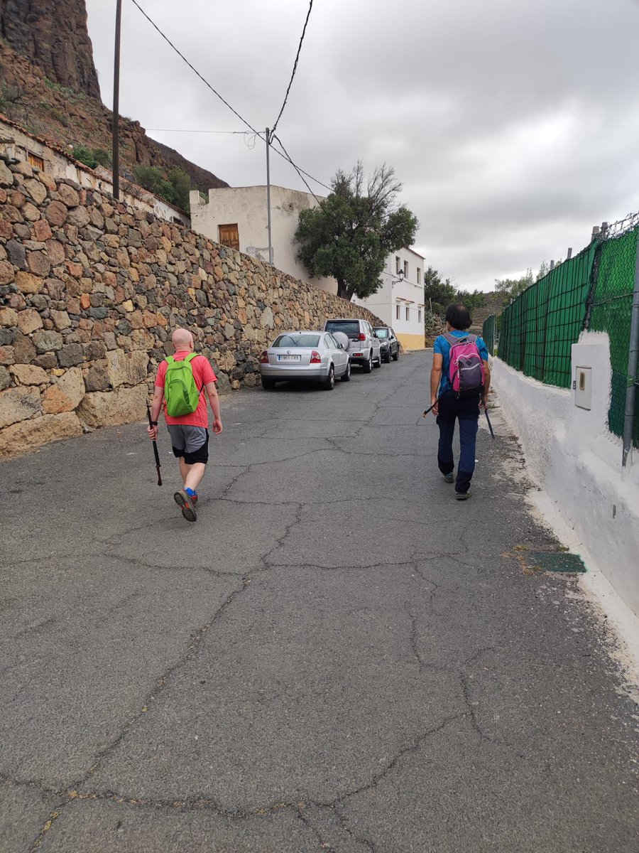 JLopezdeAlba's tweet photo. La mejor forma de conocer Agüimes, su historia y sus paisajes, es hacerlo andando por los caminos antiguos. El camino Real de Temisas a Agüimes, las Cuevas de la Audiencia,…Todo el camino, un placer para los sentidos. #Agüimes #GranHistoria https://t.co/hVhxjXWkcJ