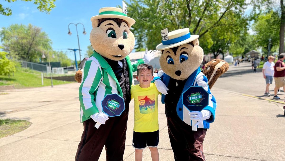 namtkd1's tweet photo. A cool breezy day at the fair to kickoff the summer! https://t.co/j2idCzYka0