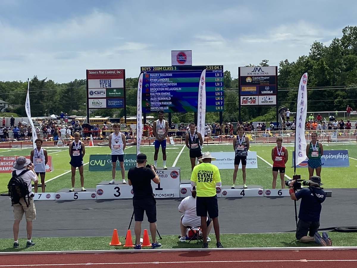 Ethan Lee takes 3rd in the 800 in his final race as a high school athlete! What a career!
