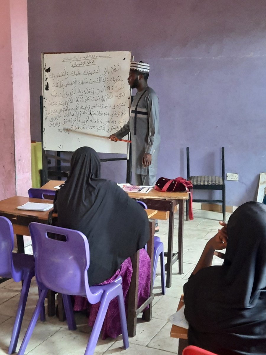 ampexlmac's tweet photo. Participants reading the istikhaarah adhkar after learning from @DAAXRasheed
#mssn #ampex #ala2.0 #youthengagement #youthempowerment https://t.co/OkwAhas7r9