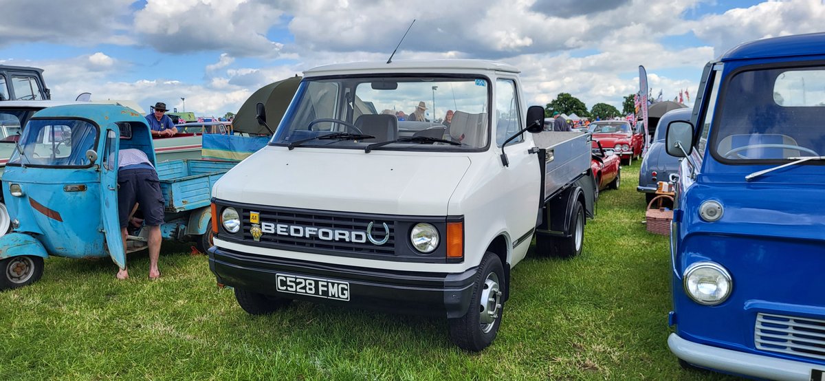 ClubEnthusiasts's tweet photo. Now you all know my personal thoughts on “display” numberplates – but fair play to the owners of this lovely '89 Rascal and '86 CF2 with the use of some cable ties.. #DisplayOnly https://t.co/a2059XCvt1