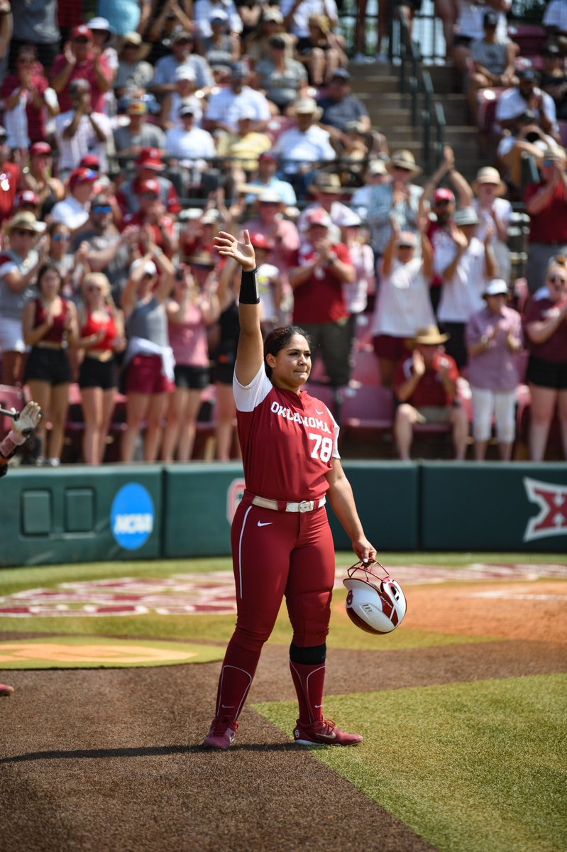 Mahalo @78jocelyn_alo 🐐

#RoadToWCWS x 📸 <a href="/OU_Softball/">Oklahoma Softball</a>