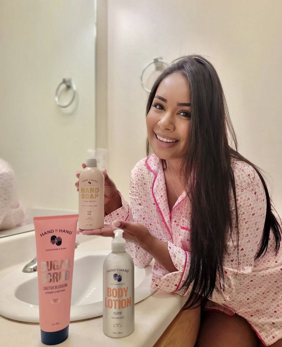 Jessyh Silva has the perfect lineup to keep her skin clean, smooth, and moisturized! #handinhandsoap #fanlove #regram