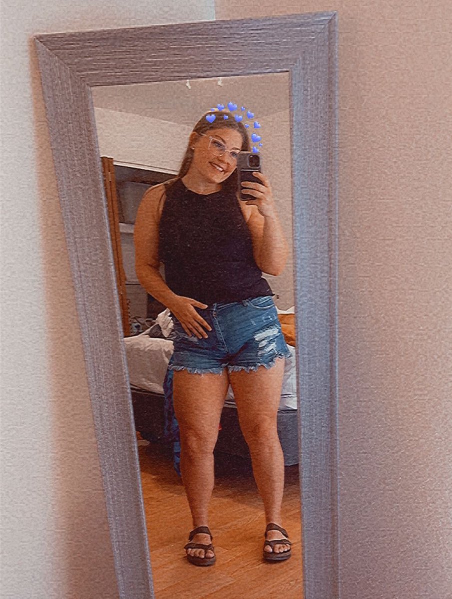 hhbloomerrr's tweet photo. Life update: it’s fucking great and I’m down 40 pounds! https://t.co/uYCPn9eDlv