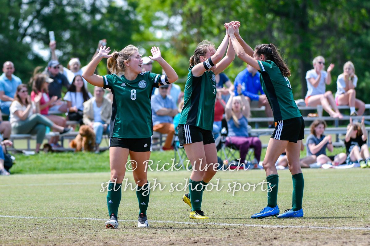 RickyRick_Photo's tweet photo. 2022-05-28 Congratulations to Whitfield as the defeat Valley Park in the Class 1 quarterfinals.  

#soccer #stlprep #girls #stlhs #whitfield #valleypark #vp https://t.co/gwt7k4SCxX