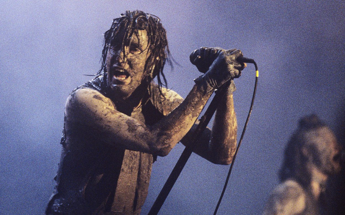 justinsneyd's tweet photo. .@trent_reznor @nineinchnails you have no real choice but to come out on stage at @bostoncalling tonight caked in mud and rip through the Woodstock '94 set. https://t.co/kLvE5PPDju 
#nineinchnails #bostoncalling https://t.co/hdMilpTMBQ