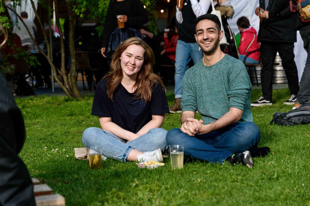 Happy people! Happy us! LatviaBeerfest desmitajā jubilejas gadā nevar iedomāties labāku dāvanu par laimīgiem festivāla apmeklētājiem un tirgotājiem, kas ir tik pozitīvi un jaudīgi, ka spējuši mainīt visas laika prognozes.Tiekamies rīt!❤️ #latviabeerfest #happypeople