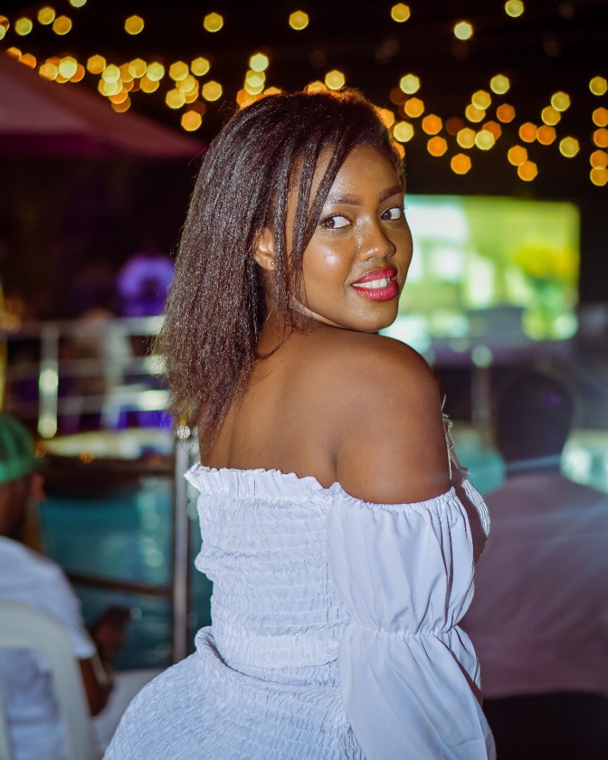 nbstv's tweet photo. The #NBSKatchUp geng is up to turn up the building. 

It’s vibes on vibes at the #WhitePoolParty. 

Hosted by @mccasmir 

#NBSUpdates https://t.co/eXRNr3F2VY