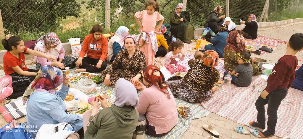 MhgMihrican's tweet photo. Bu gördüğünüz herkes aynı apartmanın sakinleri iyi günde kötü günde hep bir aradayz biz kocaman bir aileyiz  komşuluğumuz daim  günümüz kutlu olsun
@BaglaraDeva
@alibabacan 
@IhsanMerdanoglu 
@erginsadullah 
@ikramDincer 
@emin_ekmen 
@CihanUlsen 
@mesutyuksel21
@Kaderkaraaslan8 https://t.co/3A5MgQLo9Y