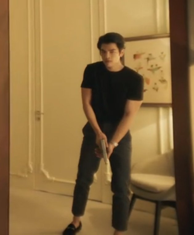 Crying because we didn't get much screentime with this look, THAT WAS HOT MY MAN

#KinnPorscheEP8