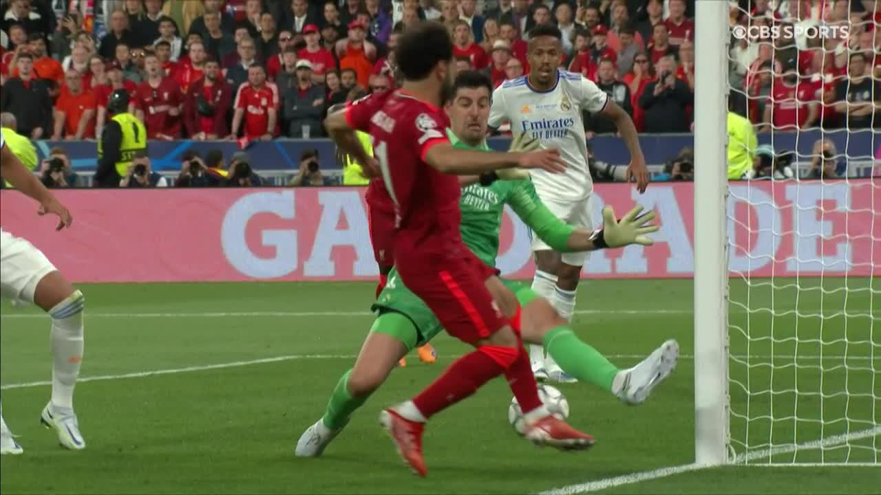 Thibaut Courtois is putting in a SHIFT! 😲”