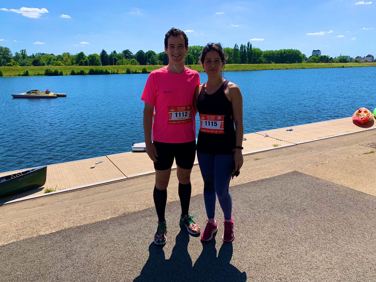 ValentinMaisons's tweet photo. Foulées de l’amitié @ffsefrance à @villedetours avec @roubakaedbey 🏃🏽‍♀️🏃🏻 #Cher #Sunrise 🌞 
Petits paniers de fruits 🍉 🍎 plaisir pour la 2e et 3e place catégorie hors entreprise ! ✌🏼 https://t.co/hHyFdUKwJ9