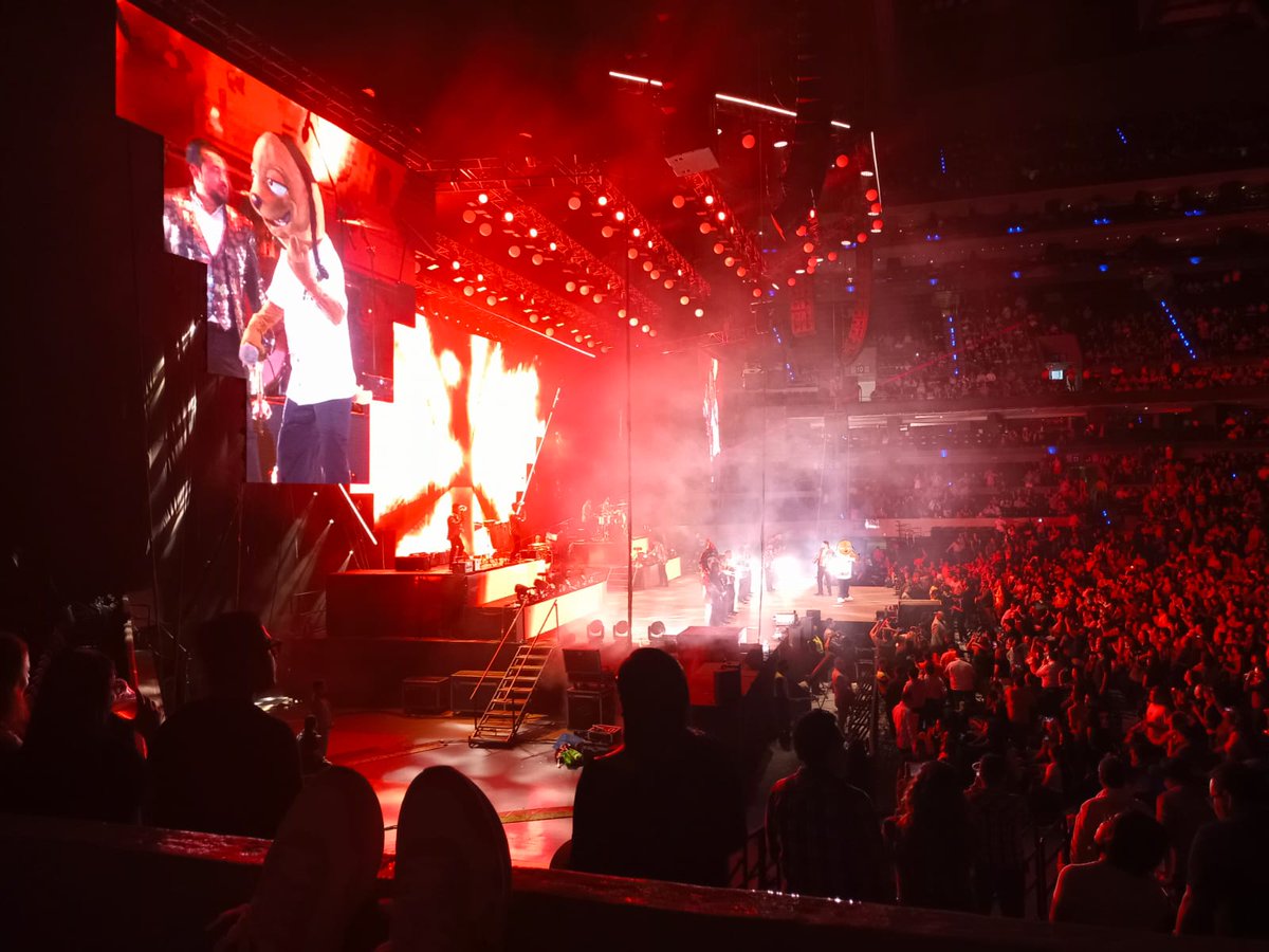 idgruperaofi's tweet photo. #IdentidadGrupera Así se vivió el concierto de ayer en @ArenaCdMexico con @edenmunozof @BANDA_MS un éxito total!!
#rt @SaraEvaP @waloms https://t.co/pTOpChYVeX
