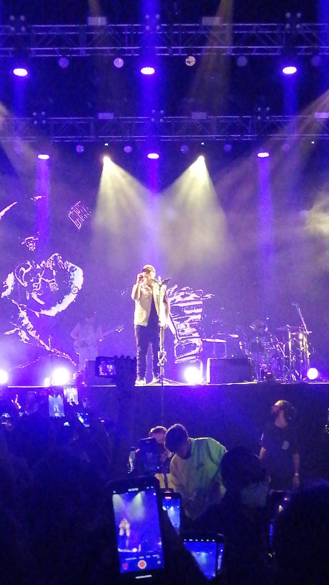 xMancoManx's tweet photo. @DukiSSJ Siempre rompiendolaaaaa!!!!

#YasupisteTour https://t.co/dI5lhBalVG
