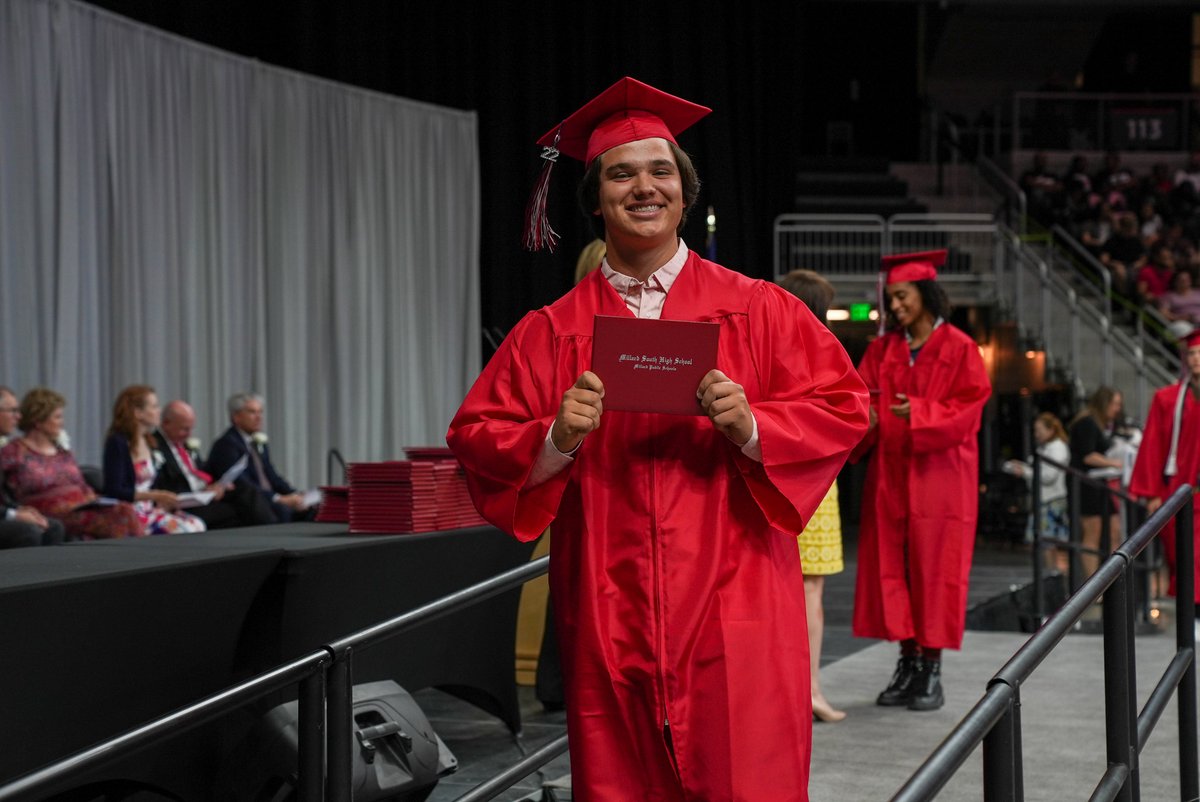 MillardPS's tweet image. Congratulations to the @MSHSactivities Class of 2022! #MPS22Grad #Proud2bMPS