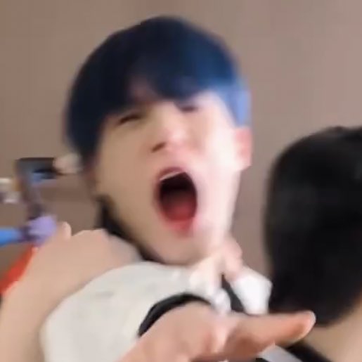바삭둠디노릇 :3 tweet media