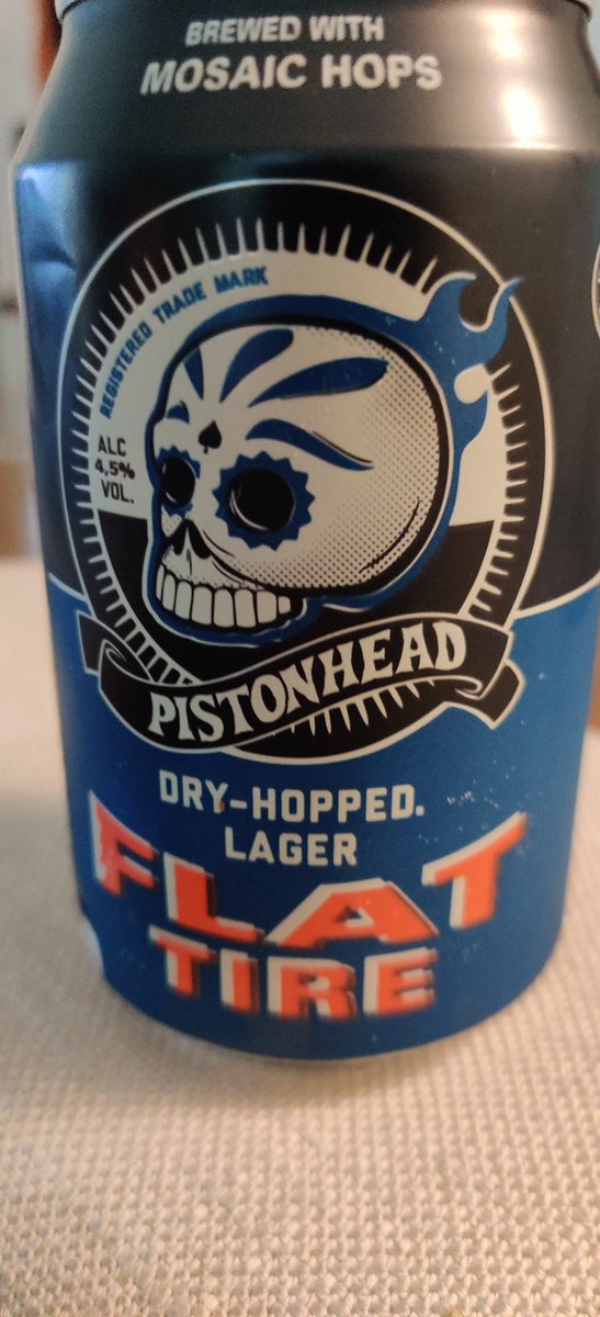 laxtlo's tweet photo. Tämä voittaa markettien peruskusilaagerit 100-0🍻 11€ laaatikko internetsistä😃 #pistonhead #flattire https://t.co/O9BdvdV8ul