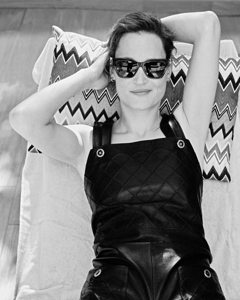 papiyawncom's tweet photo. Vicky Krieps by Julian Ungano at Cannes film festival 2022 https://t.co/RJRNNCeAR5