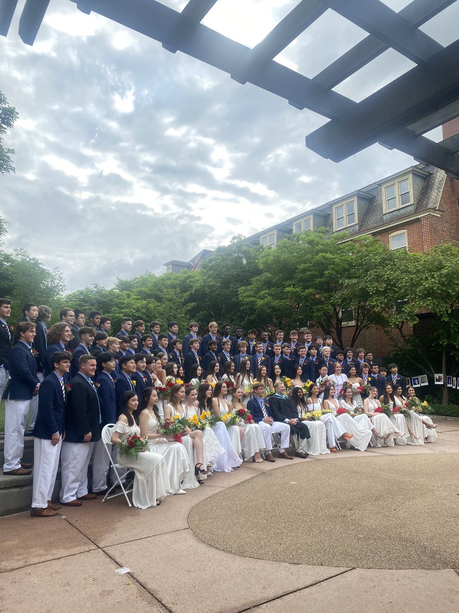 Congratulations to the class of 2022! 💜💛