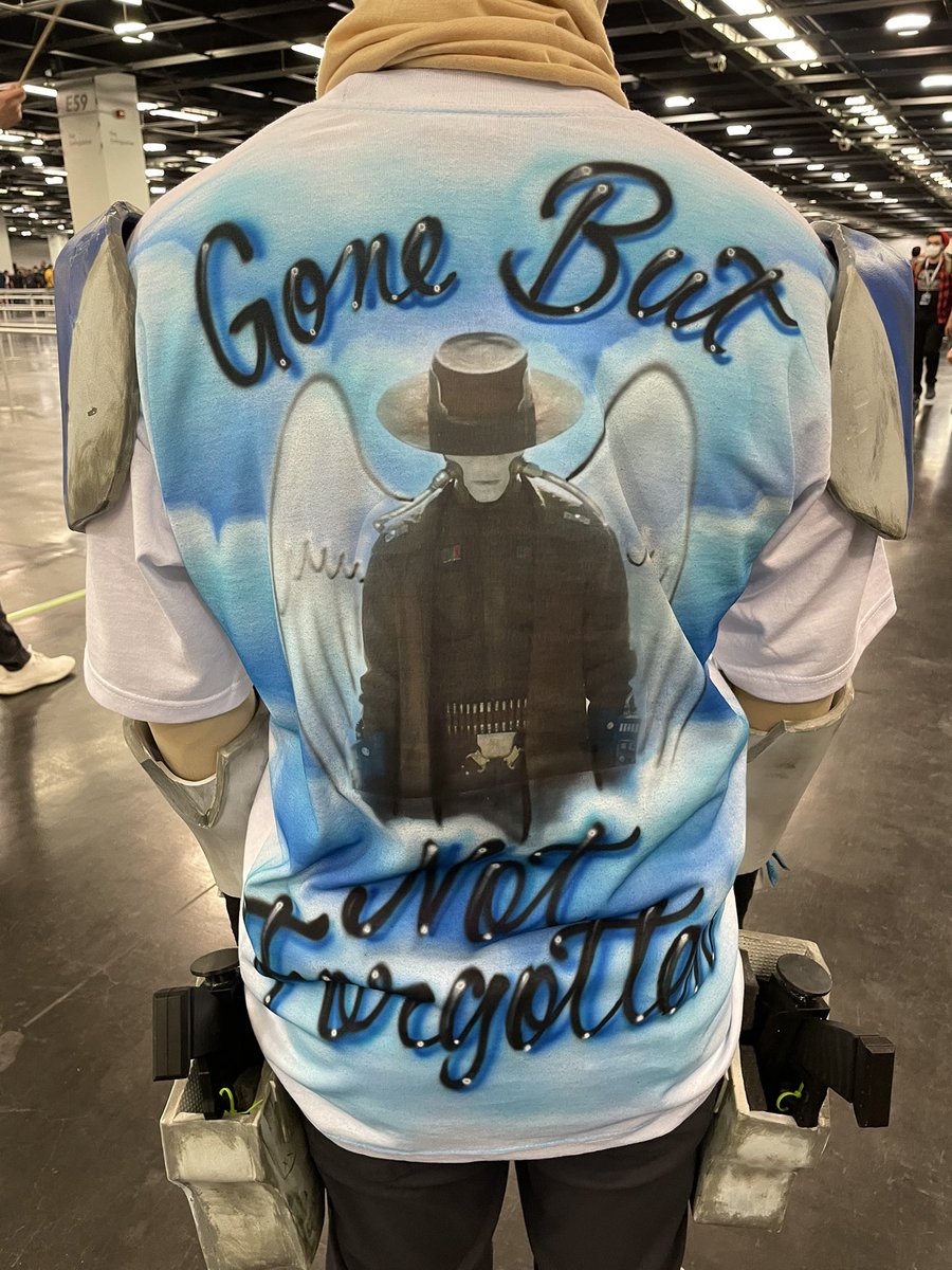 StarWarsThrift's tweet photo. LMFAO! GOODBYE 💀 https://t.co/vySOJ7hro7