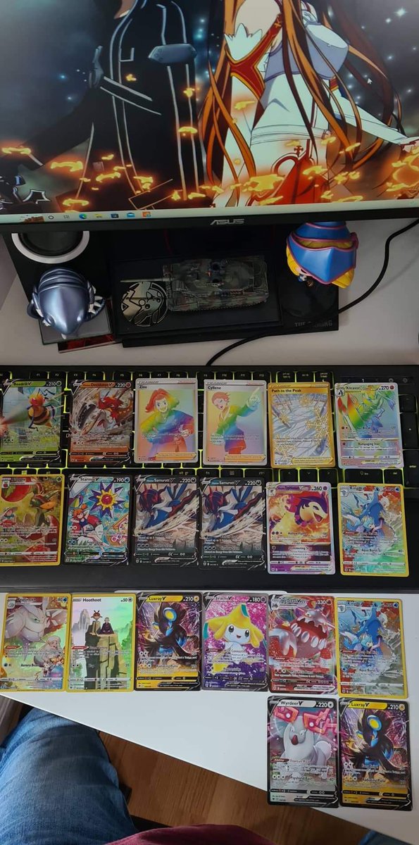 CyberEdge1's tweet photo. First pulls of the astral radiant set, think this is the best set of pulls so far from any booster I've gotten 👌

#PokemonTCG #AstralRadiance https://t.co/eyl8jmvw0p