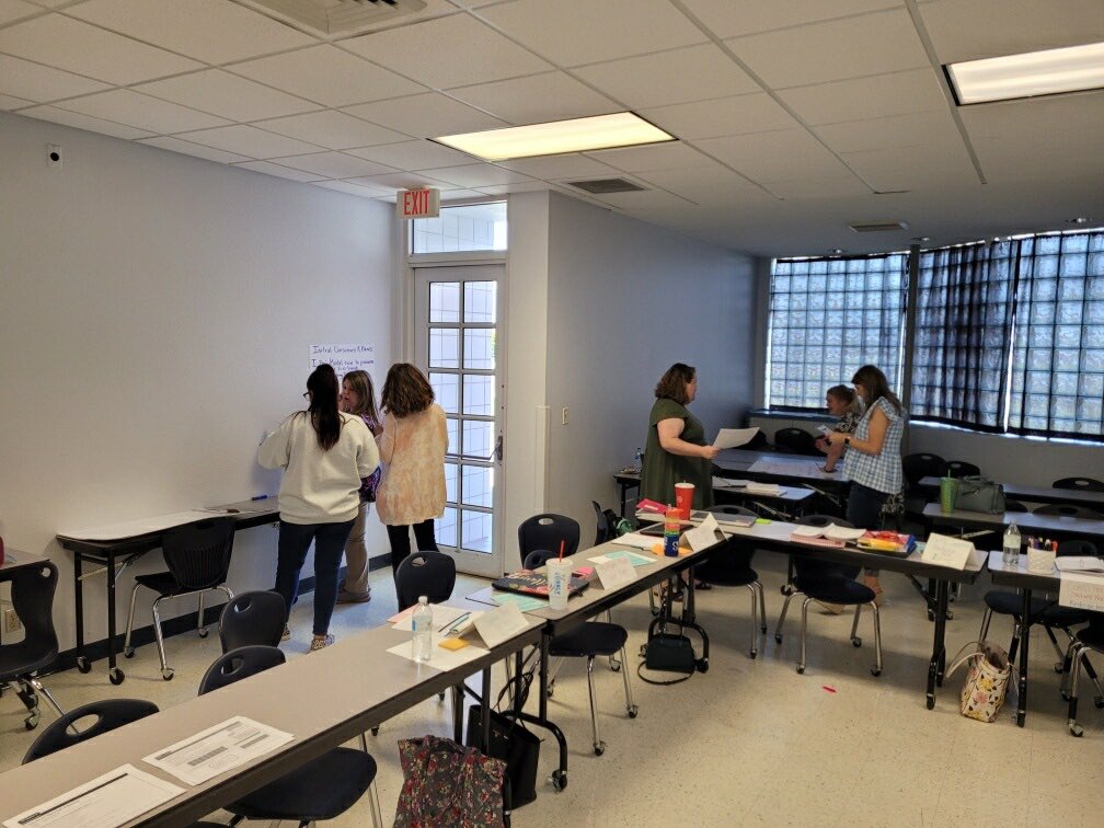 MegNSmith610's tweet photo. Late to share, but it was SUCH a powerful day of learning with @AthenaBinikos in @Bossier_Schools! We dove deep into small-group instruction and the ways we can ensure we are always doing the #nextrightthing for our students! @AmericanReading @LAguillonl @A_Brotherton https://t.co/jqZOTDU948