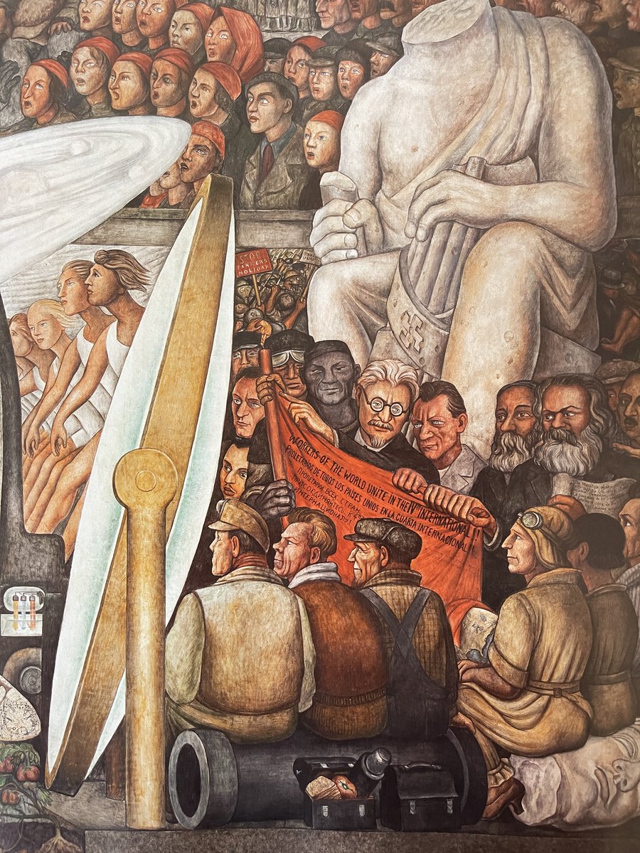 mbellasartes's tweet photo. ¿Cómo estaba pensado inicialmente esta parte del mural? 🧐
La primera imagen muestra un boceto de "El hombre en la encrucijada" pintado por Diego Rivera en el Rockefeller center, y la segunda el resultado final del mural "El hombre controlador del universo".
#MuralesMPBA https://t.co/ISaU4n34BW