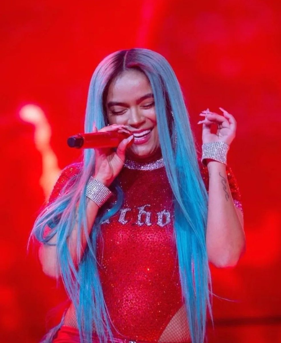 InfoKarolG's tweet photo. Karol G dans son premier concert à Buenos Aires, Argentine.🇦🇷 https://t.co/hkX9eiCiG6