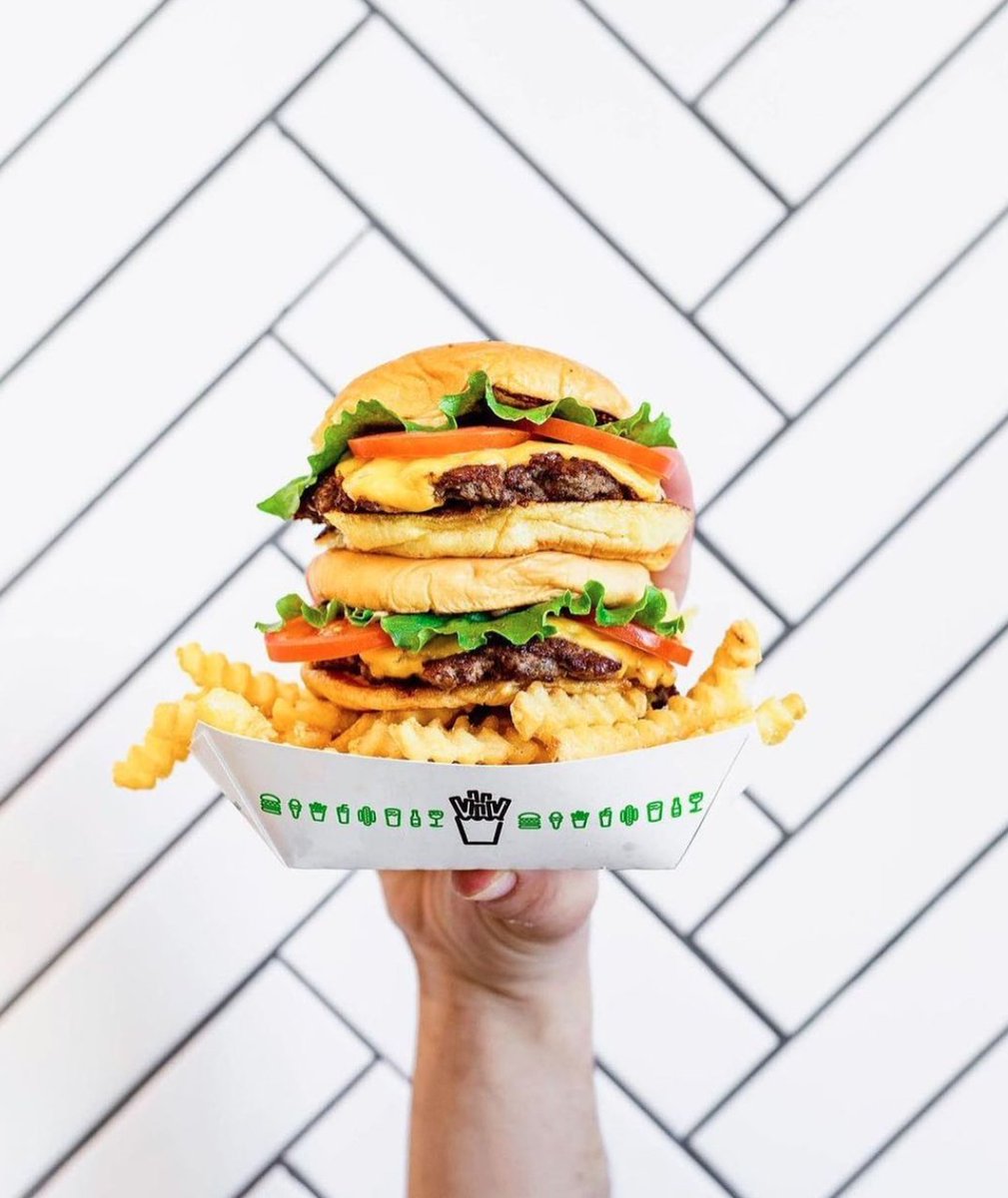 Today is #NationalHamburgerDay – not that you need an excuse! 🍔 Satisfy your craving with a juicy burger from <a href="/shakeshack/">SHAKE SHACK</a>!  🤤 
📸: angelahongmedia