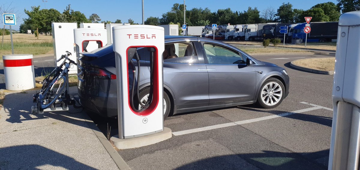 RayWagemaker's tweet image. It is official now. #Tesla is the best car for a road trip. 1200km in which the car did most of the driving itself. Looking for the release of the #FSD update. Gets better everything #OTA update.