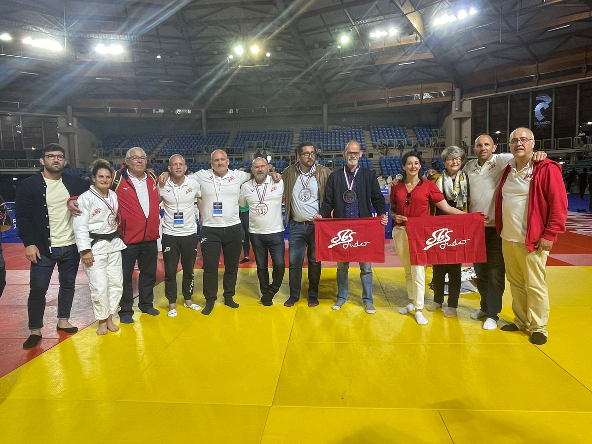 NadCarcasset_91's tweet image. Championnat de France de #judo où nos deux équipes de @villesgdb91 sont montées sur le podium en 3ème place.🥉

Bravo au #sgsjudo pour cette performance incroyable!

L’occasion de revoir mon ami @larose_david, judoka Genovefain, ancien numéro 1 mondial de Judo.

@francejudo_