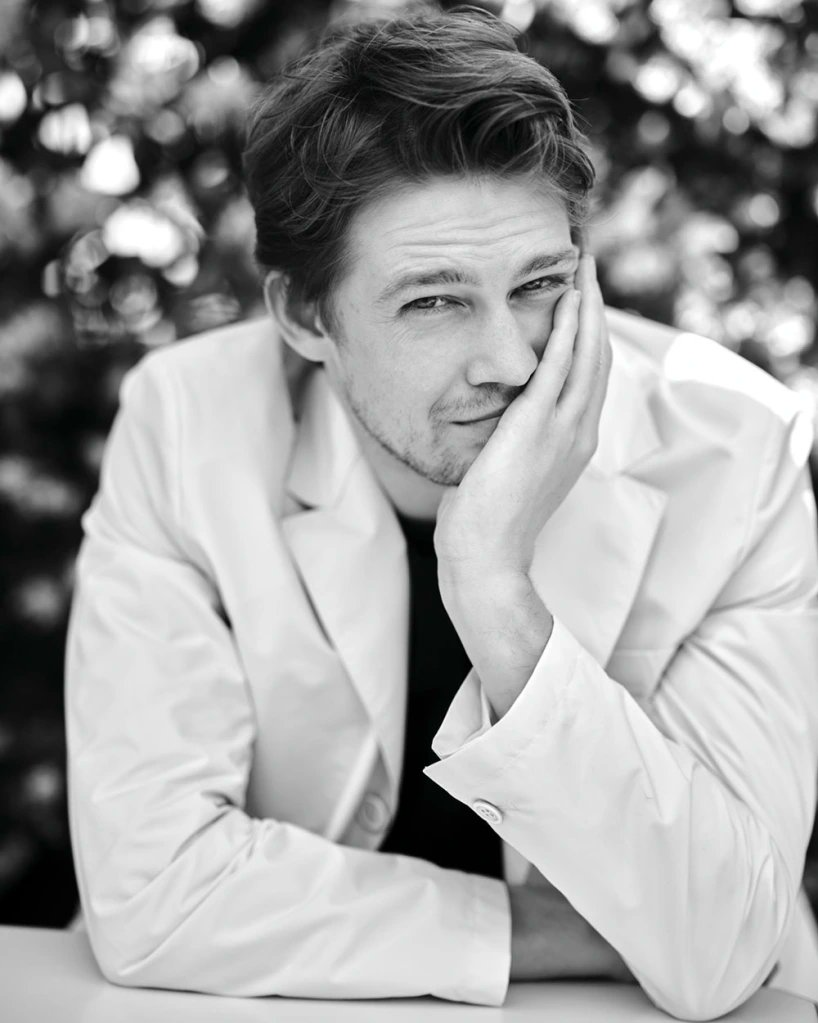 papiyawncom's tweet photo. Joe Alwyn by Julian Ungano at Cannes film festival 2022 https://t.co/GvsGJk8tf6