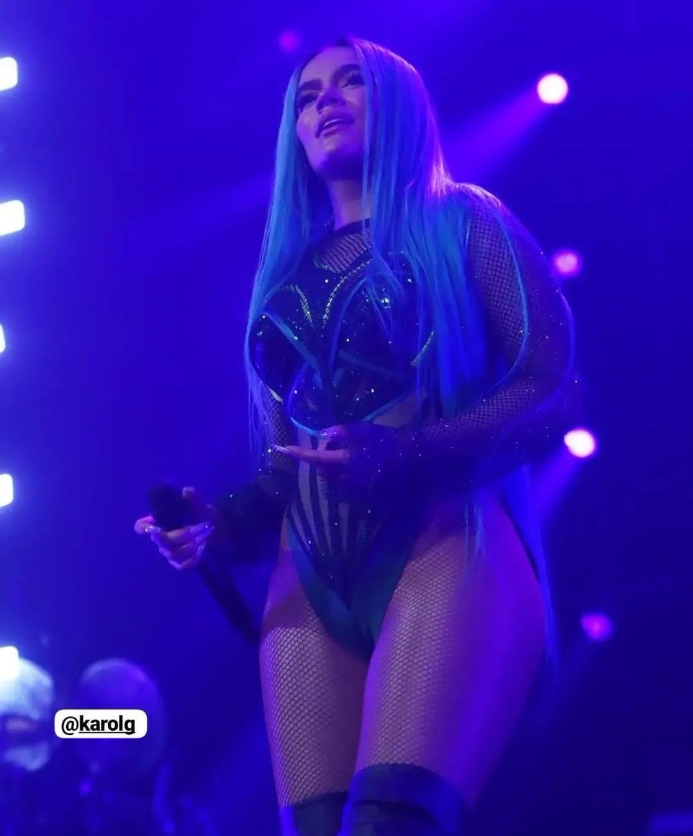 InfoKarolG's tweet photo. Karol G dans son premier concert à Buenos Aires, Argentine.🇦🇷 https://t.co/Y1wwtquNfg
