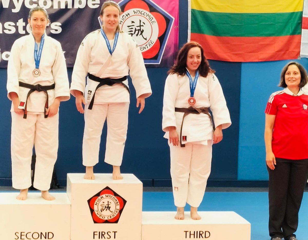 Congratulations to Iain, Milo, Michele and Jade who competed at the High Wycombe Masters today!

🥈Silver 🥈

Iain 
Milo 
Michele 

🥉Bronze 🥉

Jade

Also, thank you again to Joe who coached everyone. 

🥋🇯🇵⛩