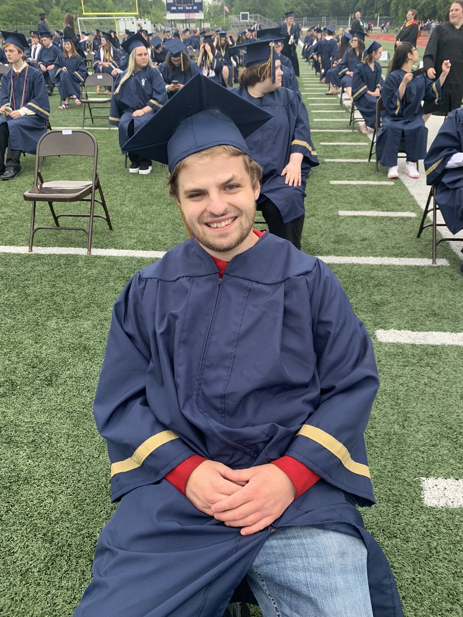 LHSMDClassroom's tweet photo. Congrats to our awesome seniors!!! https://t.co/7DNXi9u7xK