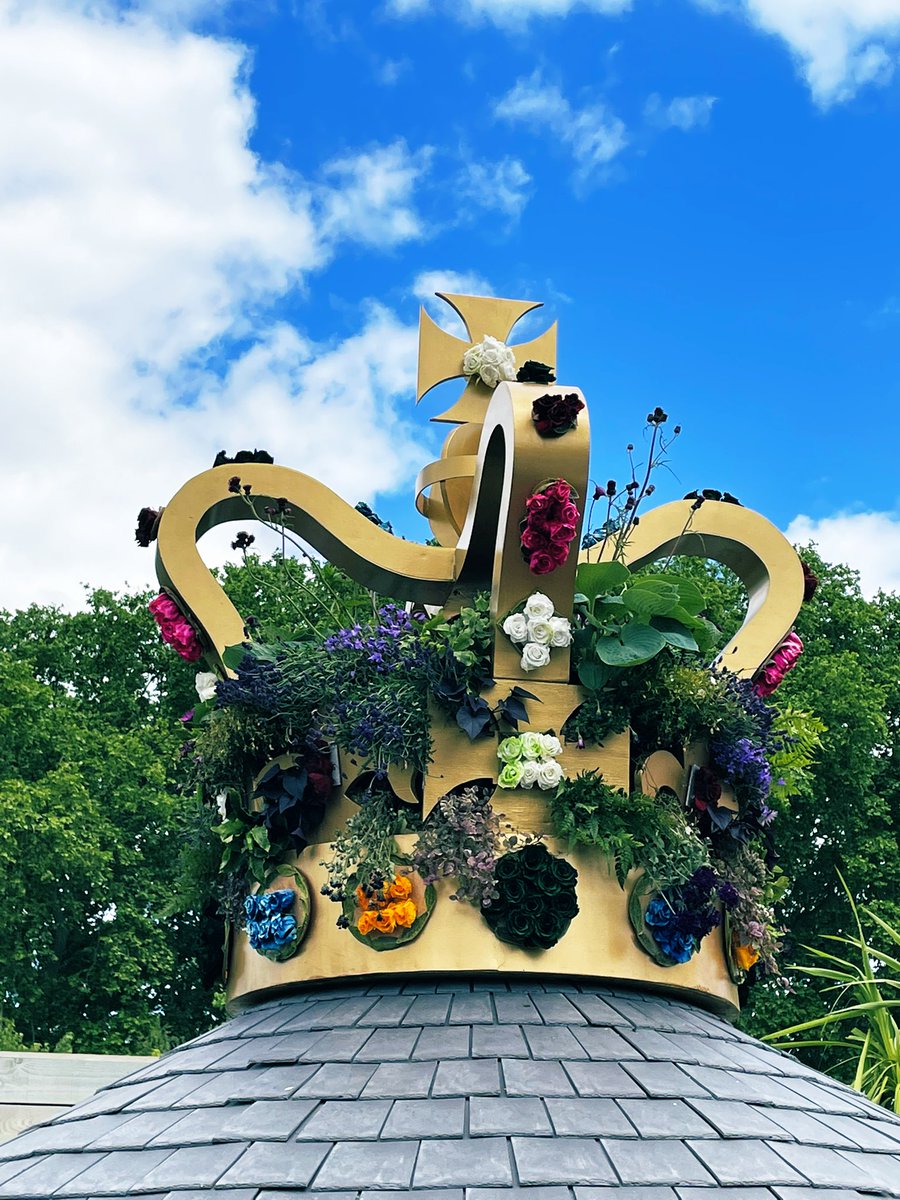 LHSArtandDesign's tweet photo. Fantastic day out #ChelseaFlowerShow22 #sculpture #botanicalinspiration https://t.co/ww16kxPpsC