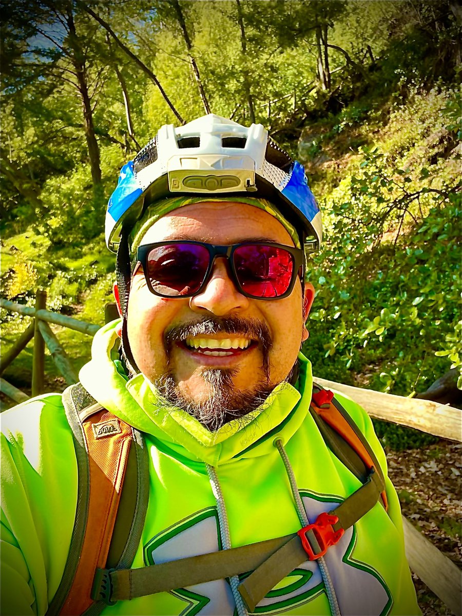 benarivas's tweet photo. I’m back bitches 💪🏻💪🏻💪🏻🚴🏼♂️🚴🏼♂️🚴🏼♂️🚴🏼♂️ #FelizSabado #Cleteo #Trekbikes #Finde Congelao, pero devuelta 😎 https://t.co/w5rEy8ZgHU