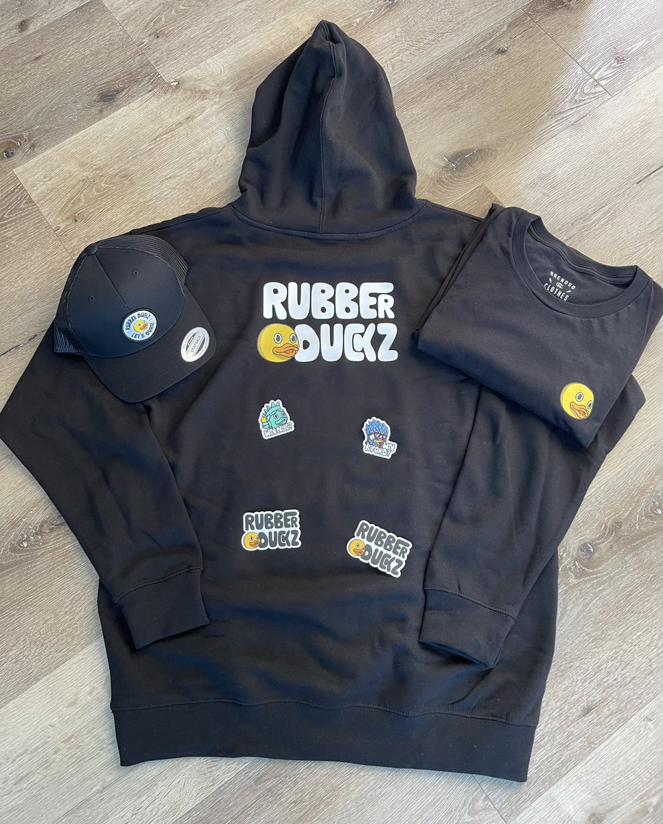 metaGiann's tweet photo. My most expected MERCH just arrived today!!! Pumped to finally be rocking this amazing quality stuff from Arenoso Clothes with the @RubberduckzNFT brand!! Thanks to the RDZ Team for making this possible!! 💪 See you guys in https://t.co/qRMxr4QXl6  🦆 #QUACK https://t.co/m06Ol2YACL