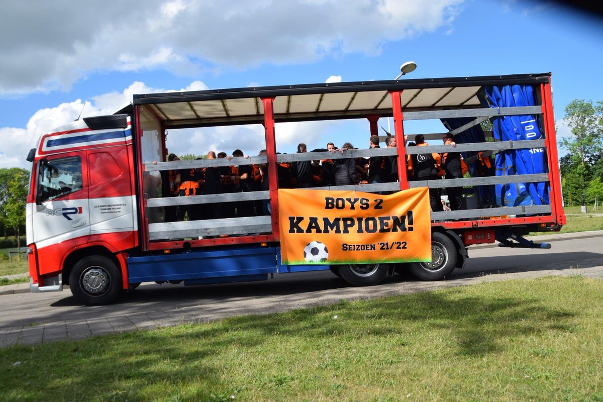 boys_vv's tweet photo. Kampioenen!!!!! https://t.co/CGXiHmmEVF