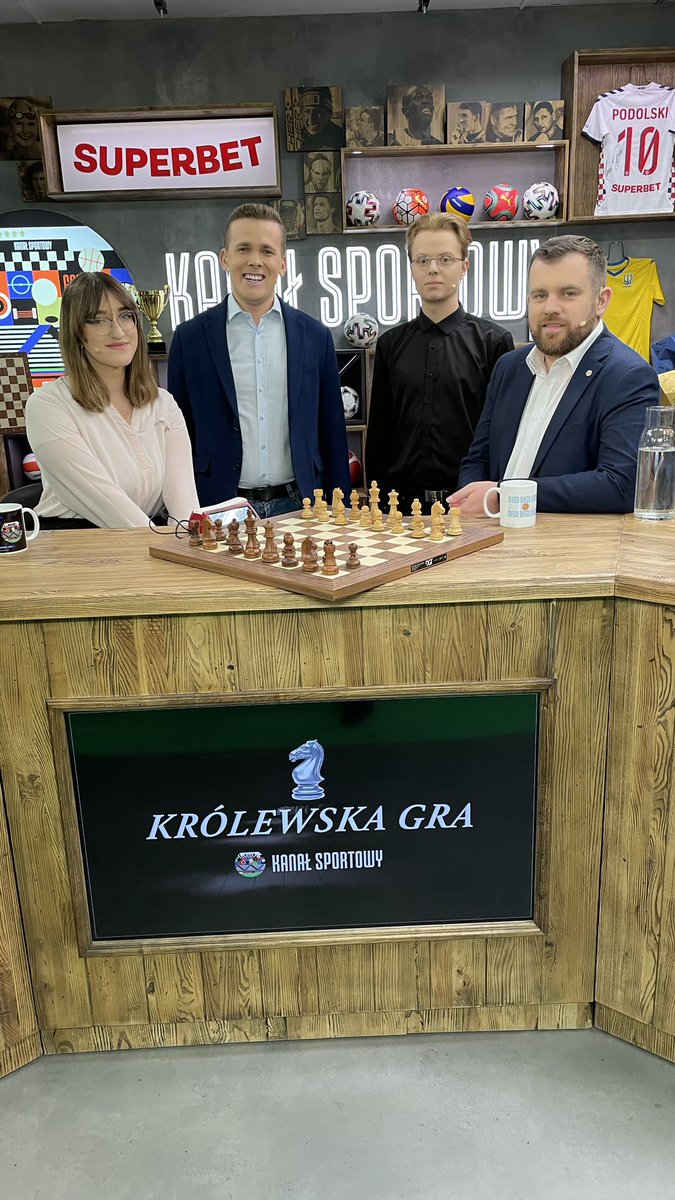 M_Kanarkiewicz's tweet image. Sensacyjna mistrzyni Polski w sensacyjnym odcinku❗️

Nowa #KrólewskaGra z Michaliną Rudzińską oraz Łukaszem Turlejem już na @Sportowy_Kanal! Zdążycie obejrzeć przed Ligą Mistrzów ⚽️🏆

P.S. Hala Madrid!