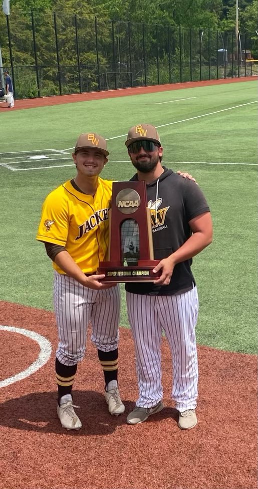 Clay and Kevin hoisting the Super Regional Championship Trophy! 👏🏻👏🏻