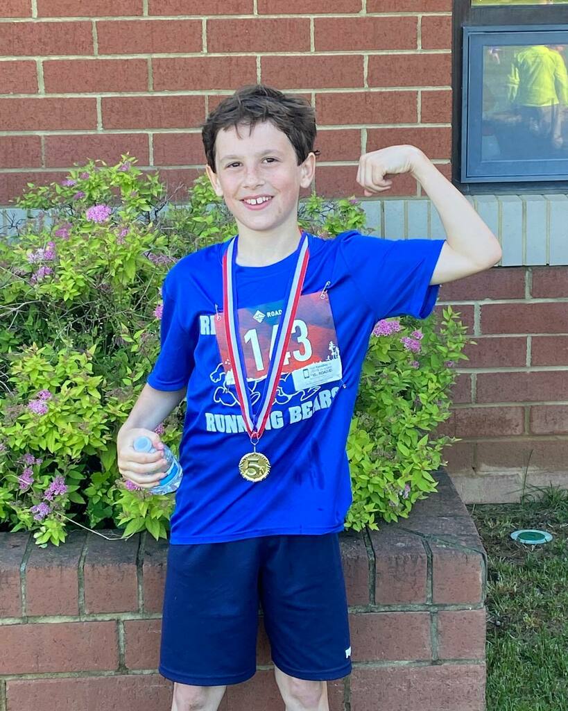 RoundHillES's tweet photo. Truman was the top #roundhilles runner and was a top 10 finisher!  Well done! #goRHbears https://t.co/tcs6Z2YsrR https://t.co/v6KNaMRi9g