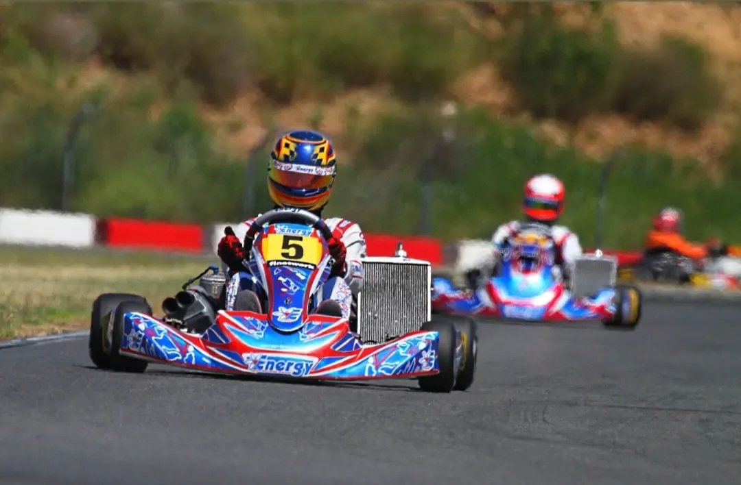 Suerte y gas mañana!! <a href="/AlvaritoKarting/">Alvarito_Karting</a> &amp; Miguel Arce
<a href="/GtsracingEnergy/">Energy Corse España</a> 
<a href="/GTSRACING_KARTS/">David Fernandez</a>